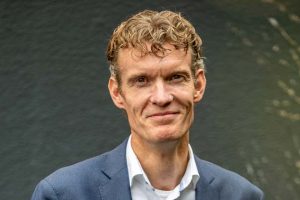 ‘We willen mensen fitter, gezonder en zelfredzamer houden. We willen voorkomen dat ze afhankelijk worden’, , zegt Jan-Kees van Wijnen, bestuurder van TanteLouise.